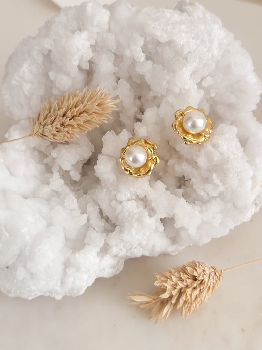 Aura studs